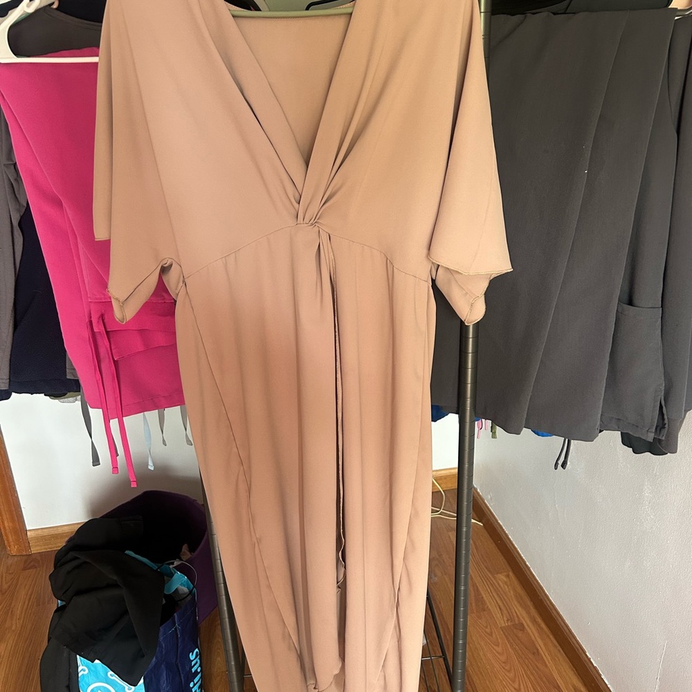 Elegant Midi Dress in Tan